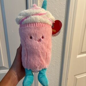 Giggle scape valentine’s Day plush brand new with tags